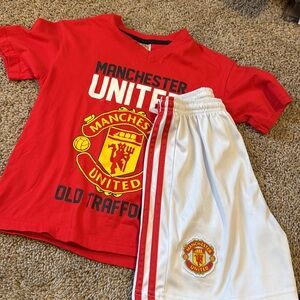 Kids Manchester United shirt and shorts size 8